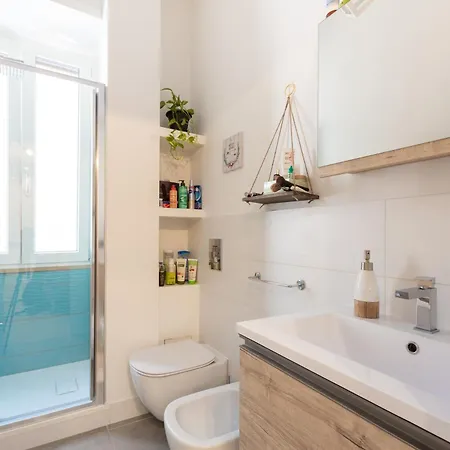 Apartment Guesthost - San Giovanni Comfy Rom